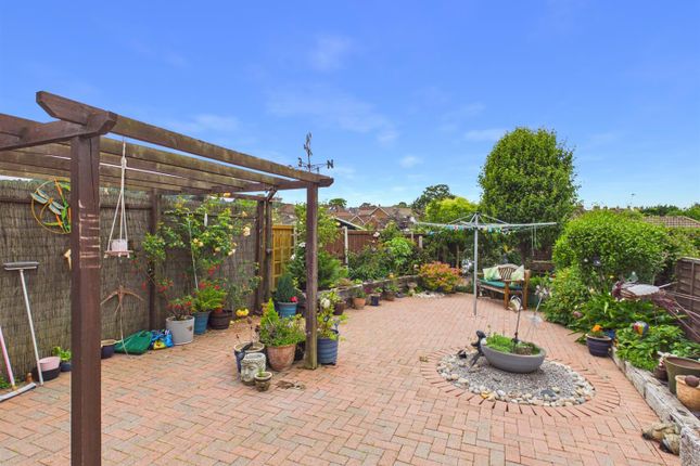 3, Kaybourne Crescent, Gloucester photo 4