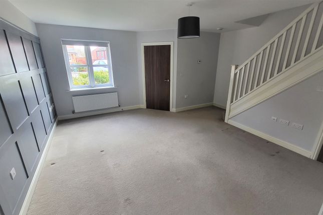 16, David Spencer Drive, Coventry photo 3