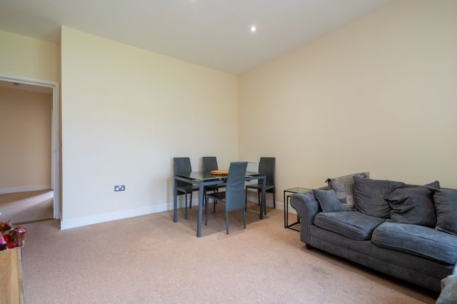 Flat 11, Southfields House, Gravesend photo 5