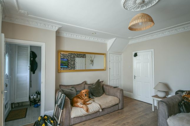 4, Oaklands Crescent, Sunderland photo 4