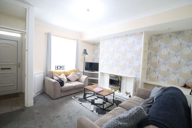 14 Russell Place, Blackburn photo 3