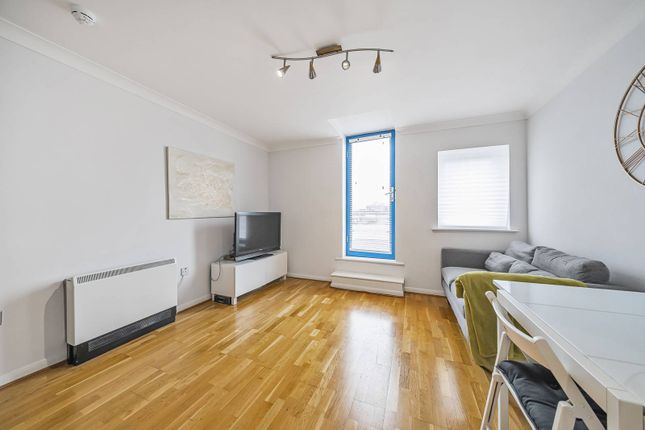 Thumbnail Flat for sale in Solent Court, Norbury, London