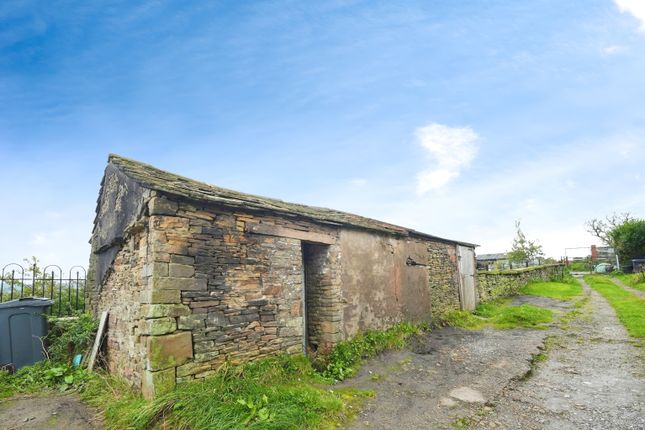 6, Green Edge, Huddersfield photo 4