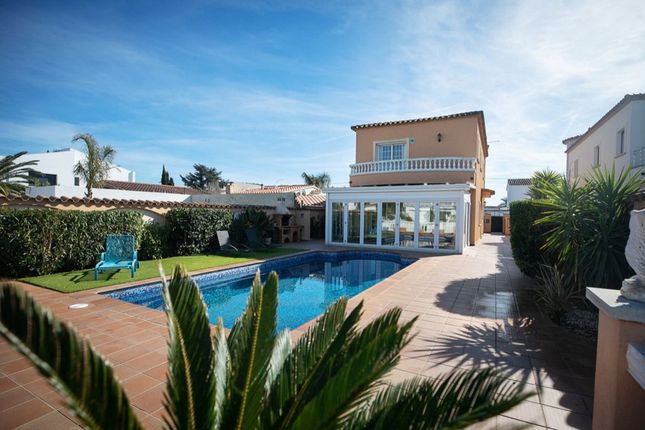 Chalet for sale in Street Name Upon Request, Empuriabrava, Es