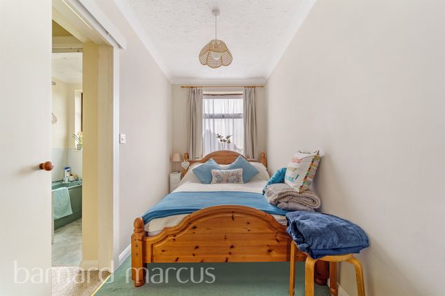 End terrace house for sale in Hounslow Road, Hanworth, Feltham