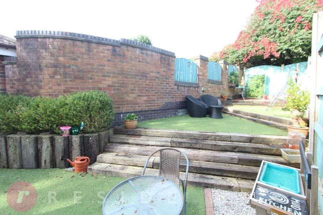1, Downley Close, Rochdale photo 4