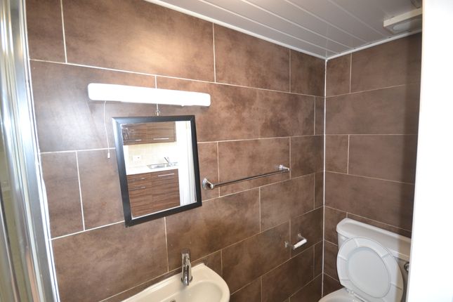 82, Ashgrove Road, Ilford photo 5