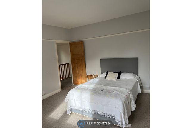 Room to rent in Wavertree Road, London
