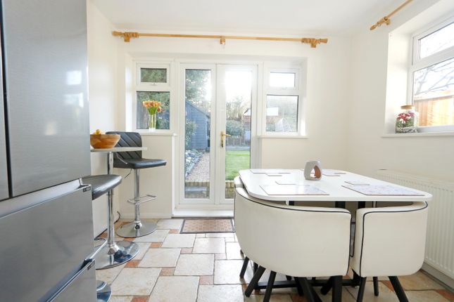 56, Sherwood Crescent, Benfleet photo 4