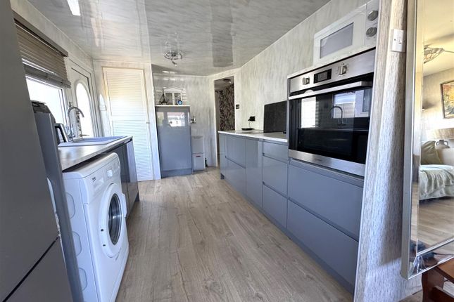 6, Stansby Park, Cheltenham photo 3