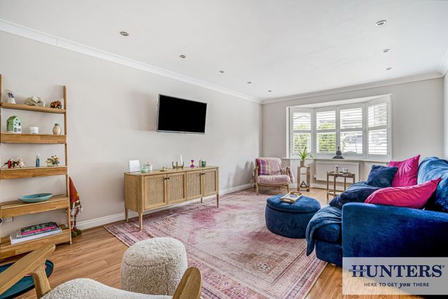 31, Overland Crescent, Bradford photo 4