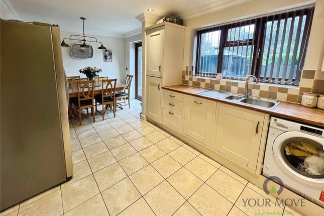22, Coopers Bank Road, Brierley Hill photo 3
