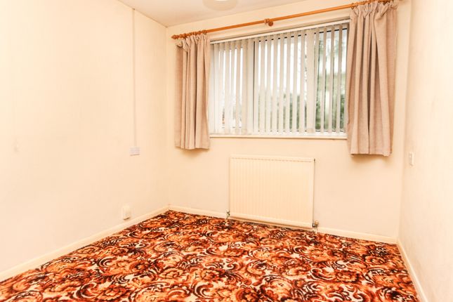 94, Roche Way, Wellingborough photo 5