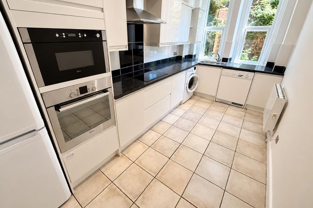 Flat 30, Bournemouth photo 3