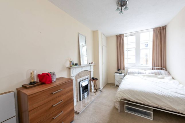 Thumbnail Flat to rent in Grove House, Chelsea, London