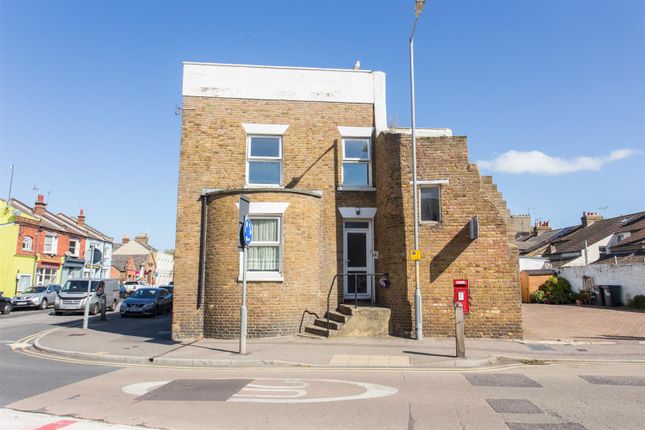 Thumbnail Flat to rent in Kings Road, Herne Bay