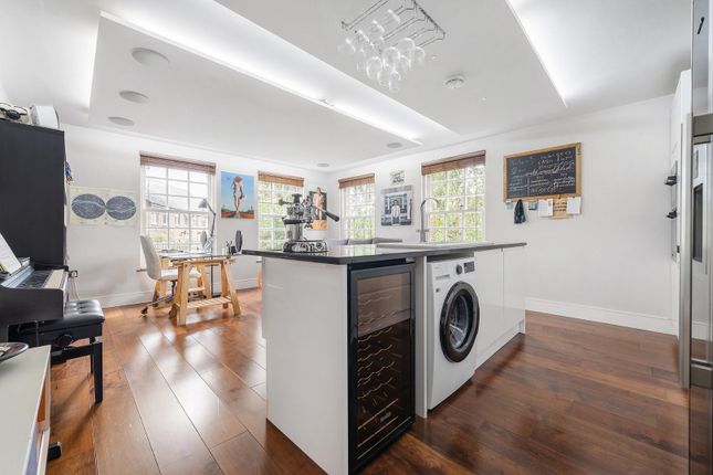 Flat D, 129, Upper Tulse Hill, London photo 4