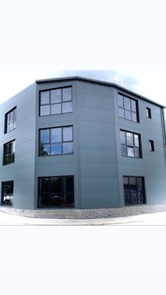 Office to let in Lyon Way, Greenford