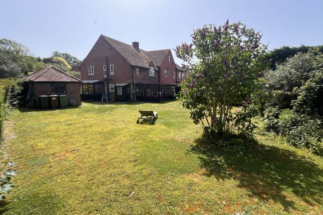 4, Downsview Close, Eastbourne photo 4