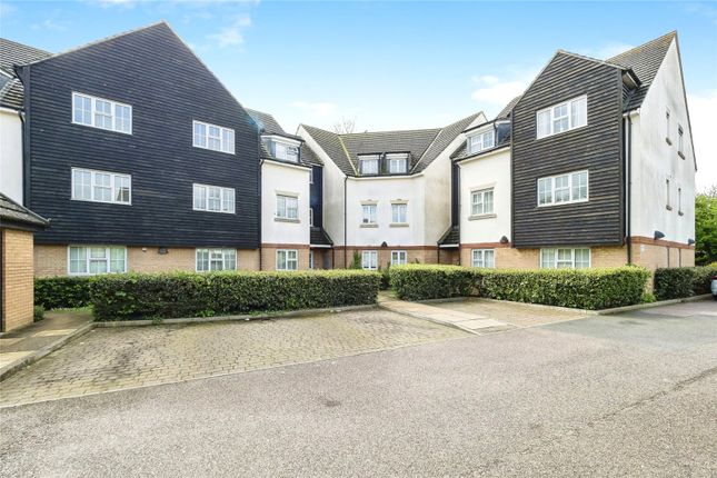 Flat for sale in Retreat Way, Chigwell, Essex