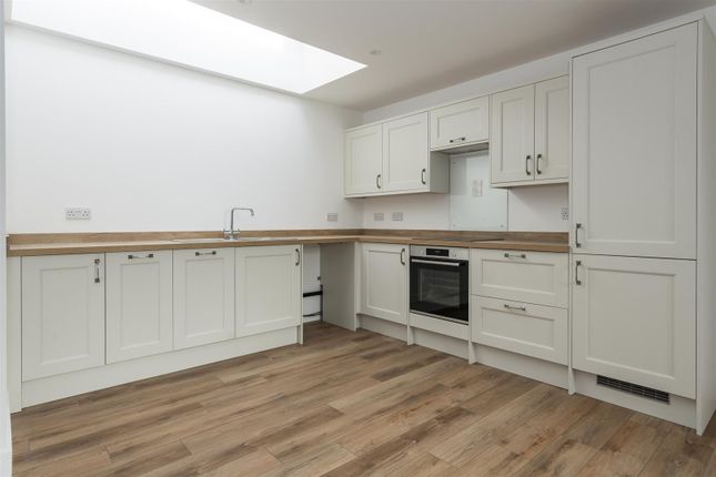 Flat 2, Edenly Court, Eridge Road, Crowborough photo 3