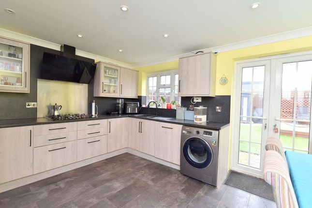 22 Ivel Bury, Biggleswade photo 4