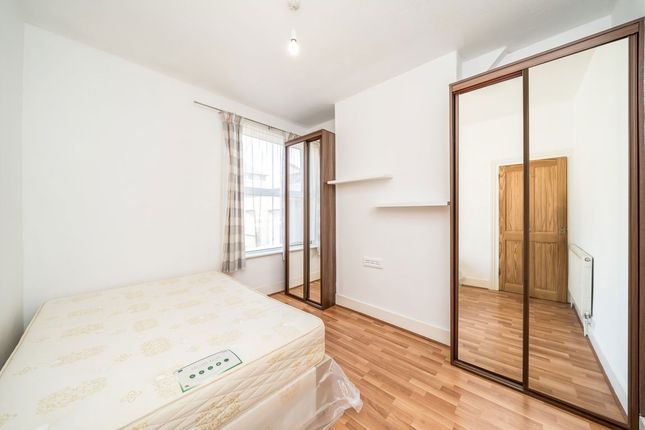 36B, Ethnard Road, London photo 4