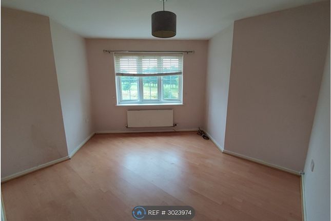 Wood Close, Kirkby, Liverpool photo 3
