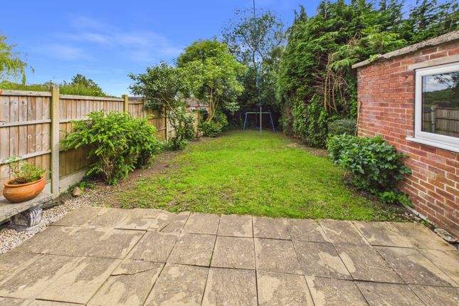 134, Stonelow Road, Dronfield photo 2