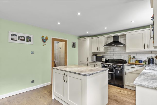 21 Linden Court, Stockeld Way, Ilkley photo 4