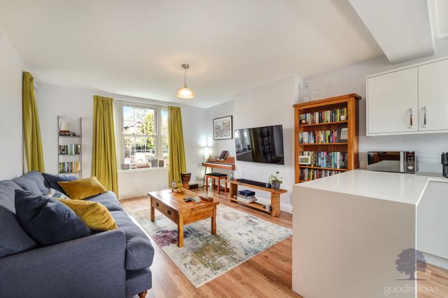 Flat 2, Meretune Court,, Martin Way, Morden photo 3