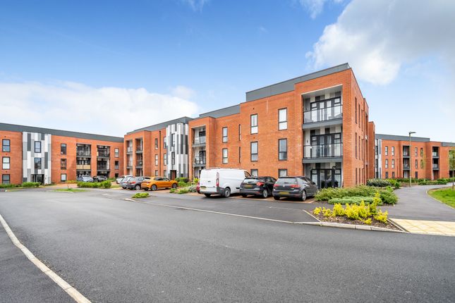 Flat for sale in Cashmere Drive, Andover