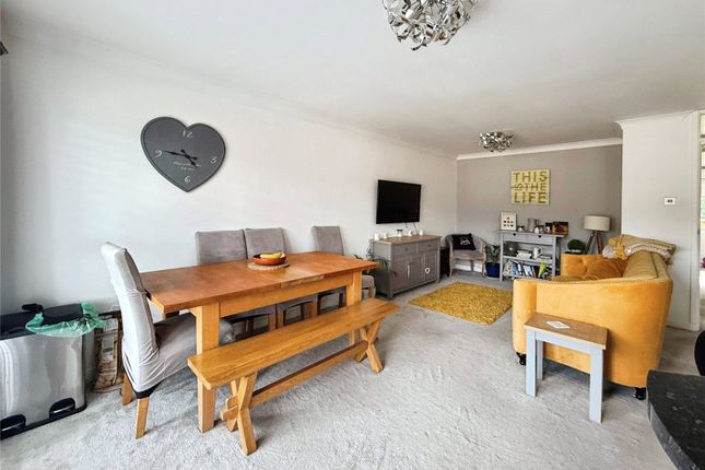 25, Hollybush Heights, Cardiff photo 3