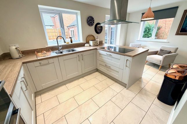 28, Elmwood Avenue, Wolverhampton photo 3