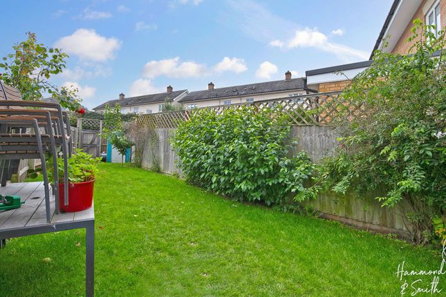 End terrace house for sale in Mowbray Close, Epping