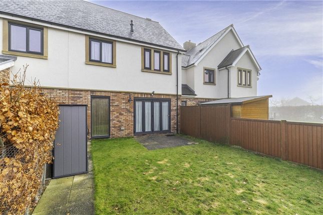 25, Mellor Close, West Yorkshire photo 3