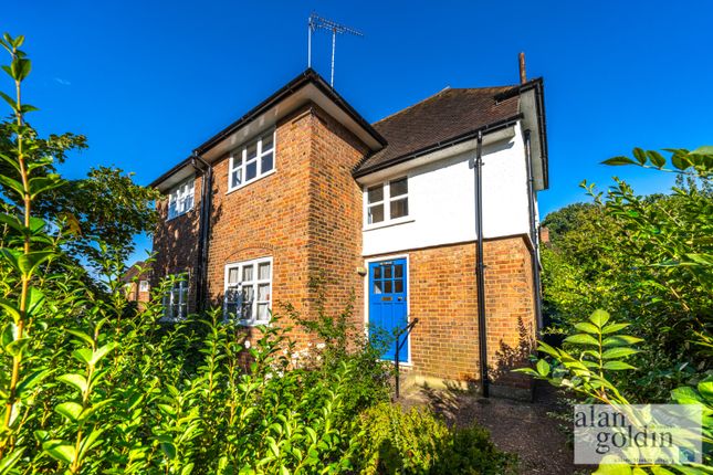Thumbnail Cottage for sale in Erskine Hill, London