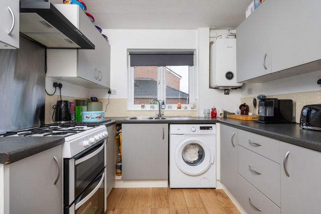 19 Pennington Close, Winchester photo 2