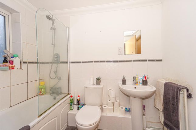 Flat for sale in Welton Rise, St. Leonards-On-Sea