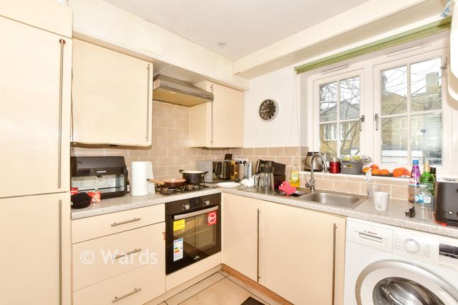 3-bed house on 2, Queens Courtyard, Dover, £220,000