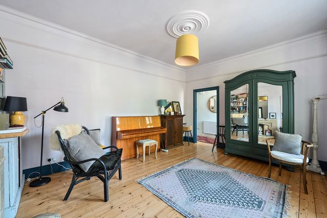 51, Park Avenue, London photo 3