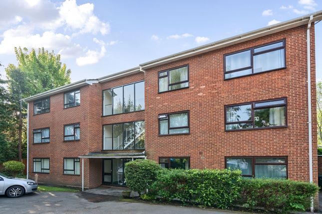 Flat to rent in Nightingale Place, Rickmansworth