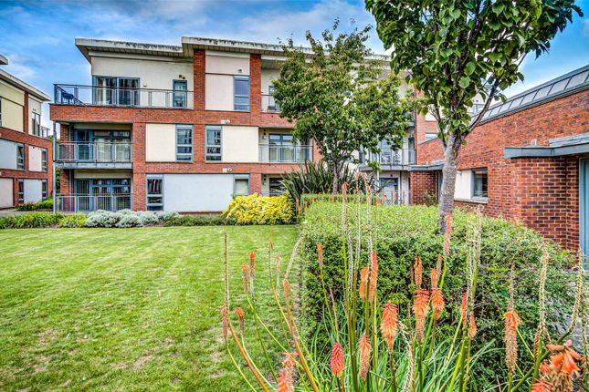 Thumbnail Flat for sale in Broad Weir, Bristol