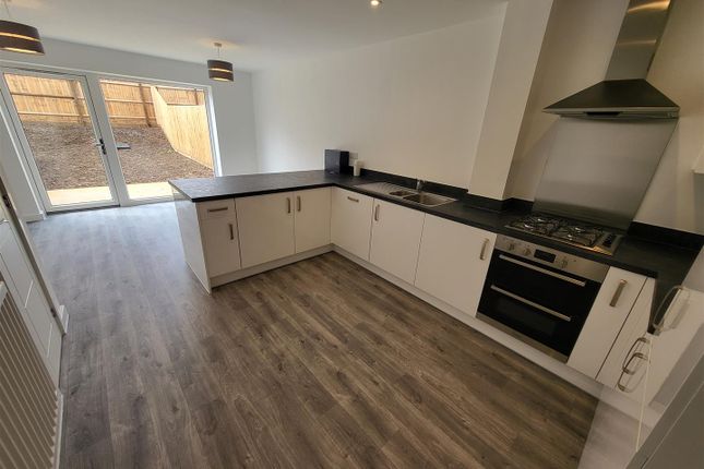 84, Crop Leaze, Bristol photo 2