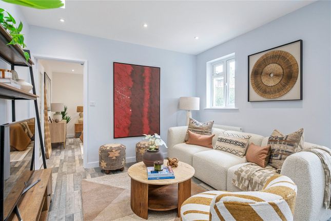 56E,, Kenninghall Road, London photo 4
