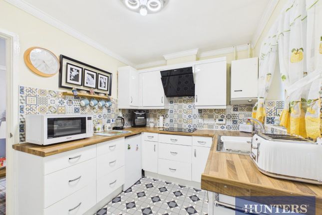 44, Avocet Way, Bridlington photo 4