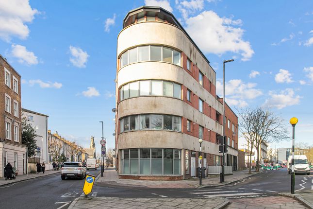 2-bed flat on City of London Point, York Way, London, £450,000