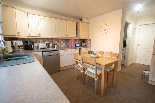 22, Hopton Close, Ripley photo 2