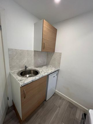 Sunningdale Road, Rainham photo 3