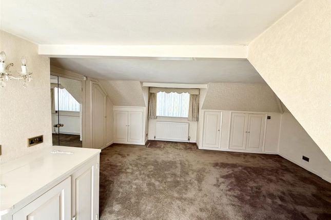 2-bed house on Tudor Cottage, Langley Park Road, Iver, £2,400/mo